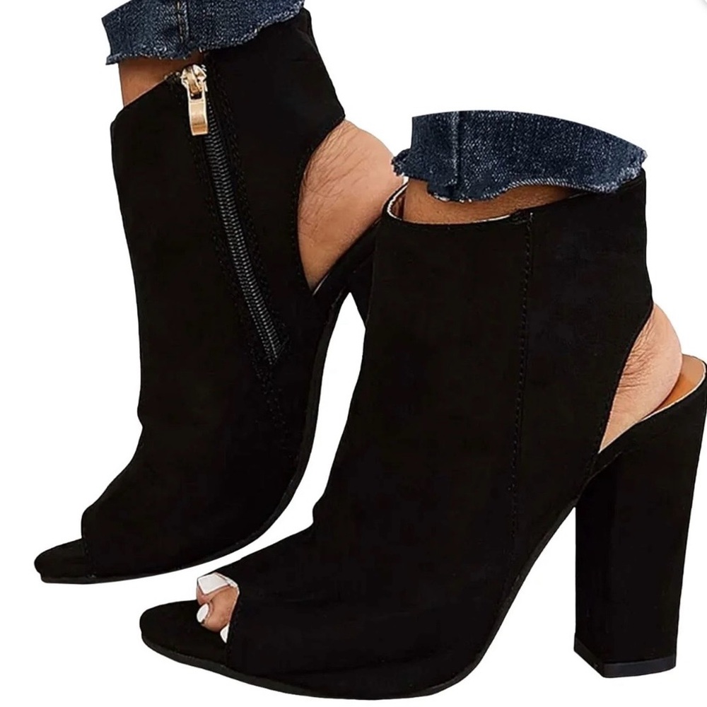 Chic Black Heeled Boots for Women